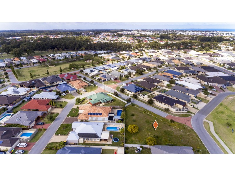 8 Angourie Street, Secret Harbour WA 6173