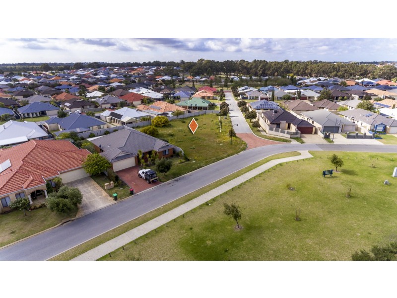 8 Angourie Street, Secret Harbour WA 6173