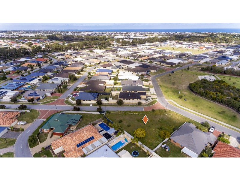 8 Angourie Street, Secret Harbour WA 6173