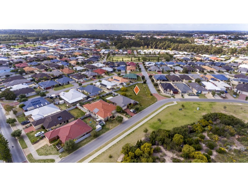 8 Angourie Street, Secret Harbour WA 6173