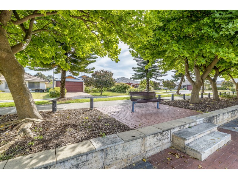 8 Angourie Street, Secret Harbour WA 6173