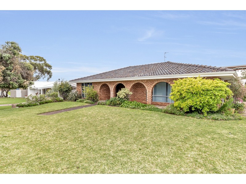 40 Janis Street, Halls Head WA 6210