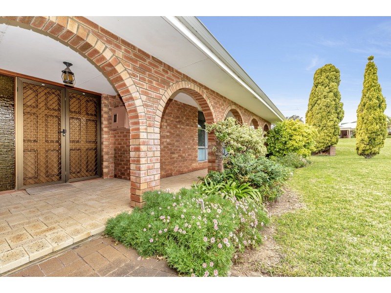 40 Janis Street, Halls Head WA 6210