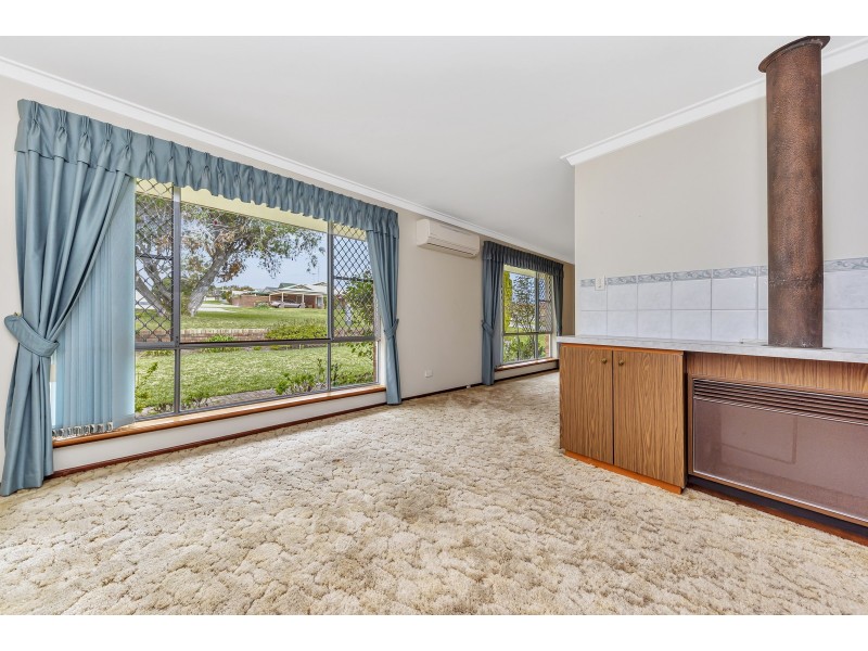 40 Janis Street, Halls Head WA 6210