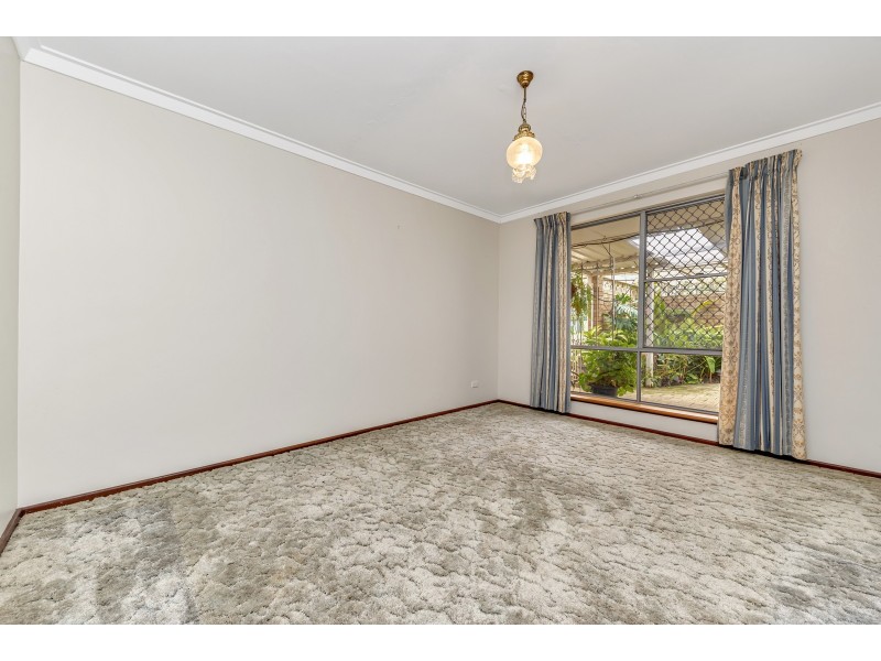 40 Janis Street, Halls Head WA 6210