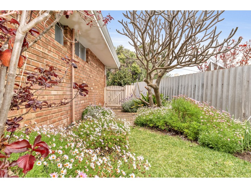 40 Janis Street, Halls Head WA 6210