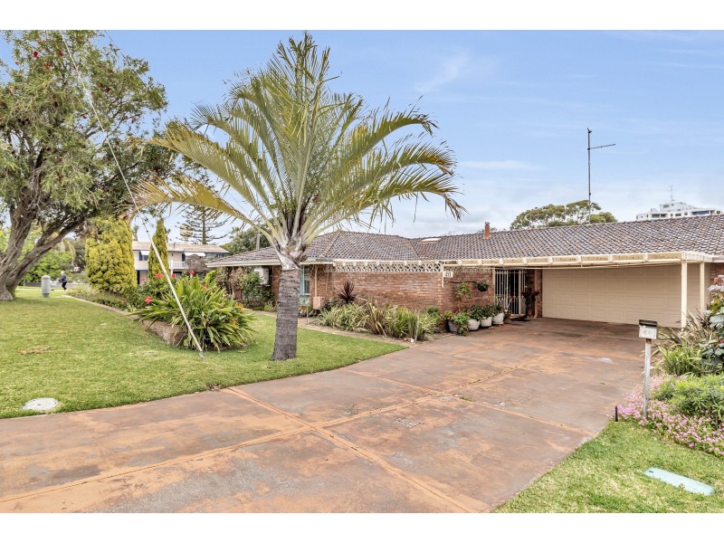 40 Janis Street, Halls Head WA 6210