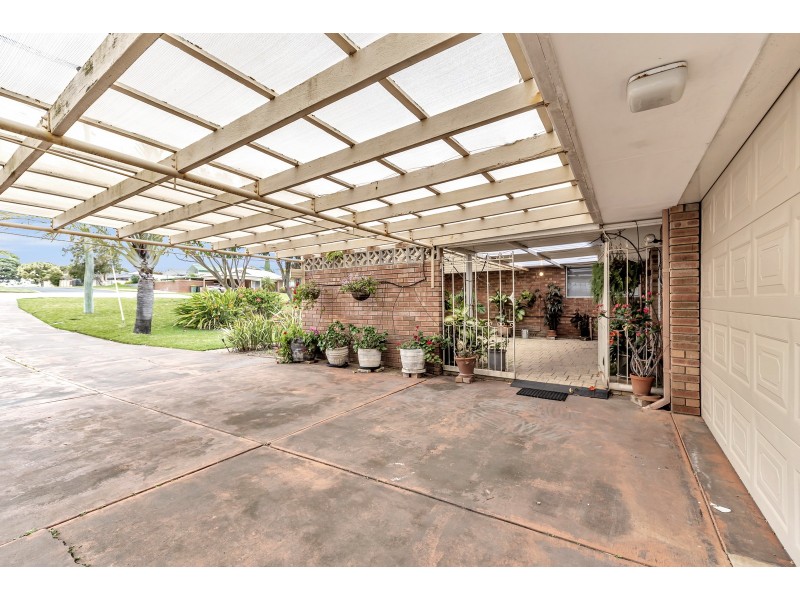 40 Janis Street, Halls Head WA 6210