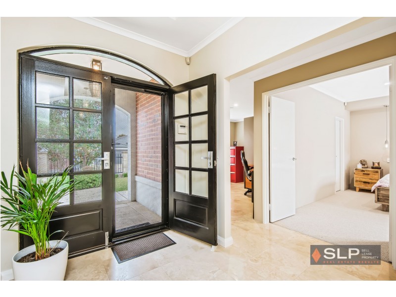 22 Lareema Gardens, Banksia Grove WA 6031