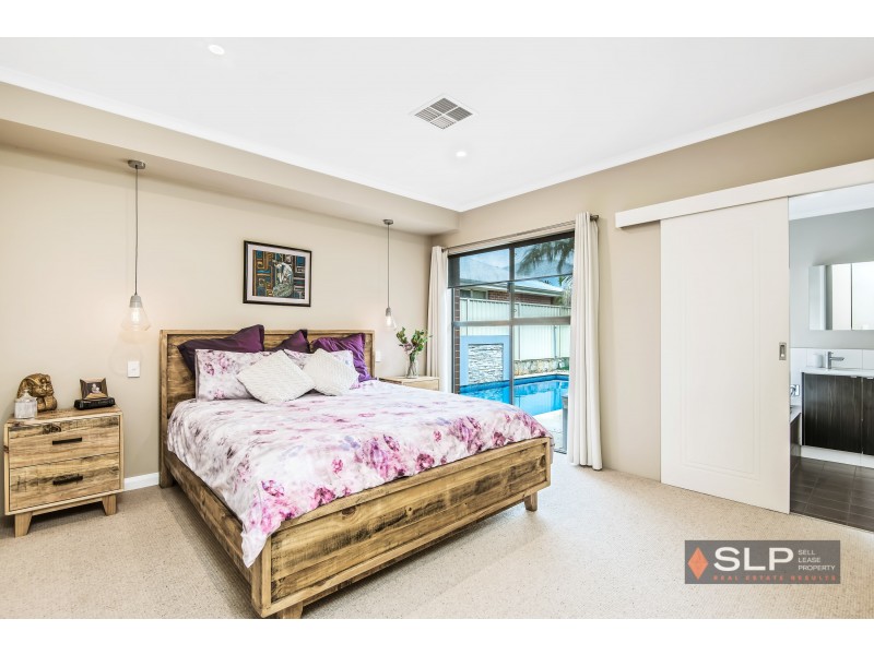 22 Lareema Gardens, Banksia Grove WA 6031