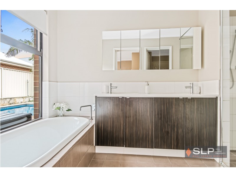 22 Lareema Gardens, Banksia Grove WA 6031