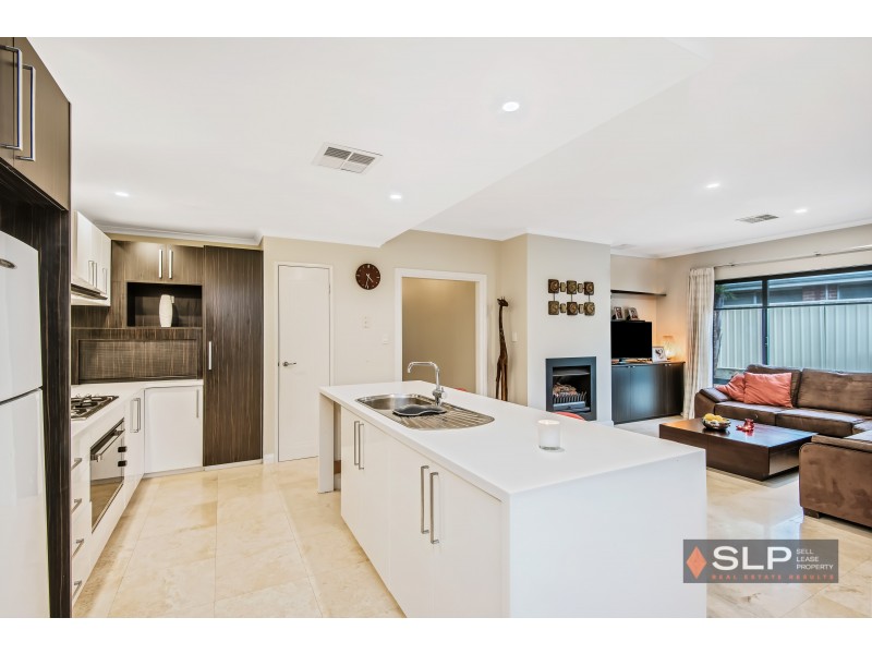 22 Lareema Gardens, Banksia Grove WA 6031