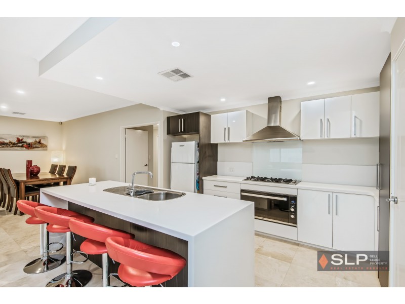 22 Lareema Gardens, Banksia Grove WA 6031