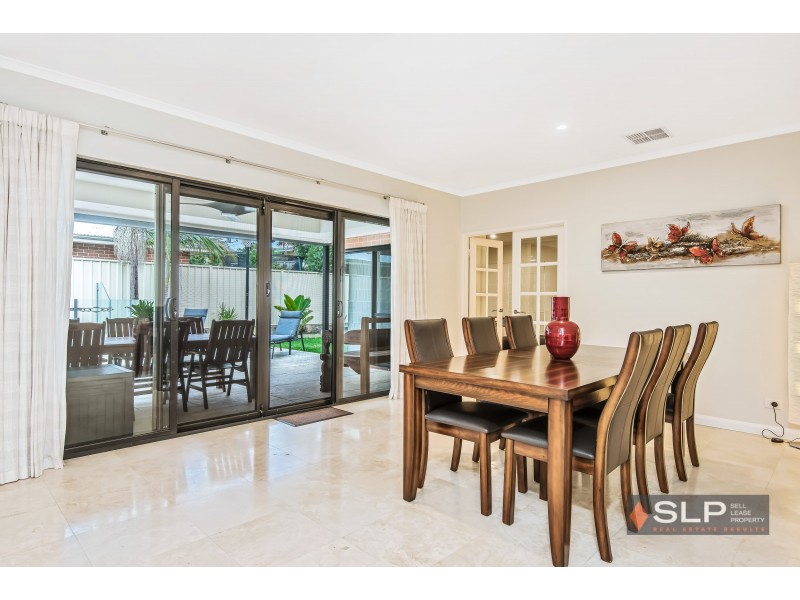 22 Lareema Gardens, Banksia Grove WA 6031