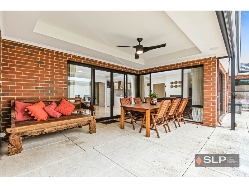 22 Lareema Gardens, Banksia Grove WA 6031