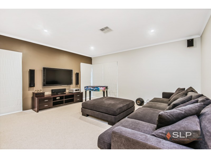 22 Lareema Gardens, Banksia Grove WA 6031