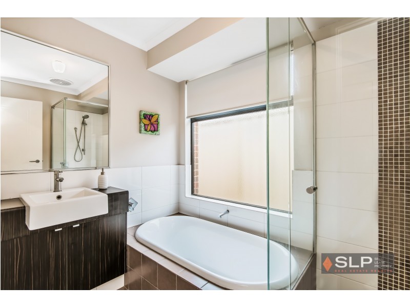 22 Lareema Gardens, Banksia Grove WA 6031