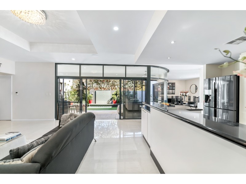 121 Salvado Road, Subiaco WA 6008