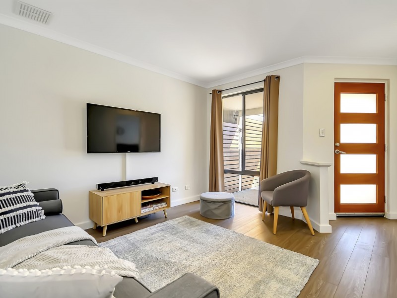 4 Kensington Way, Pearsall WA 6065