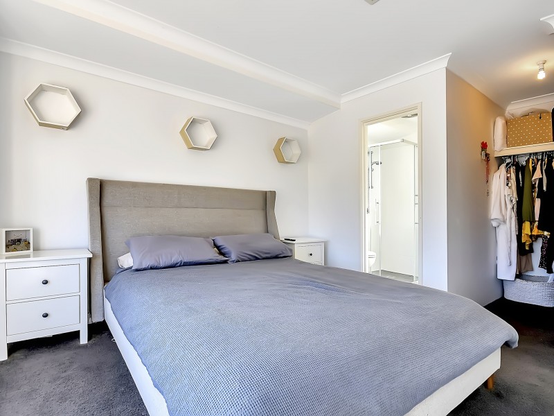 4 Kensington Way, Pearsall WA 6065