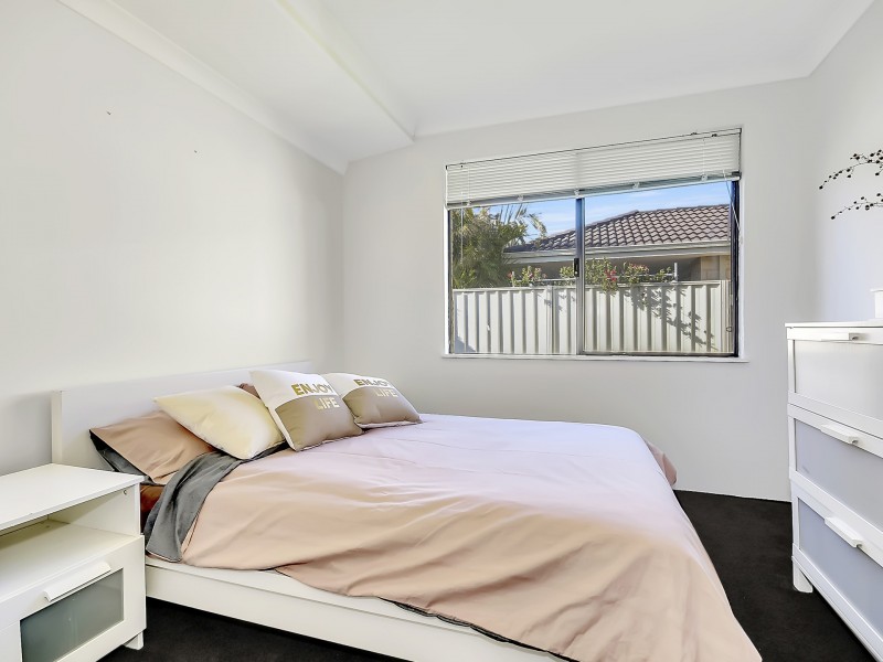 4 Kensington Way, Pearsall WA 6065