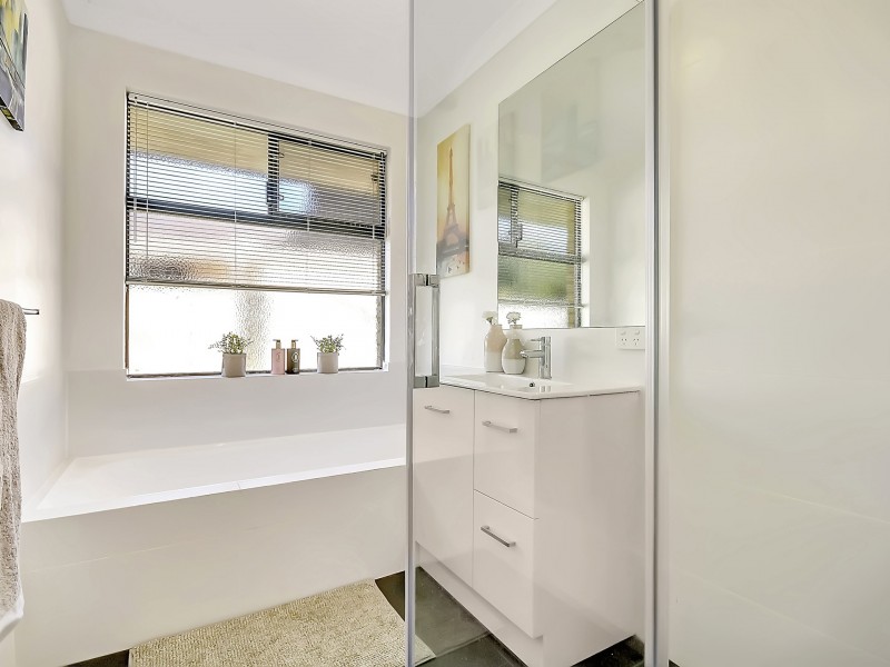 4 Kensington Way, Pearsall WA 6065