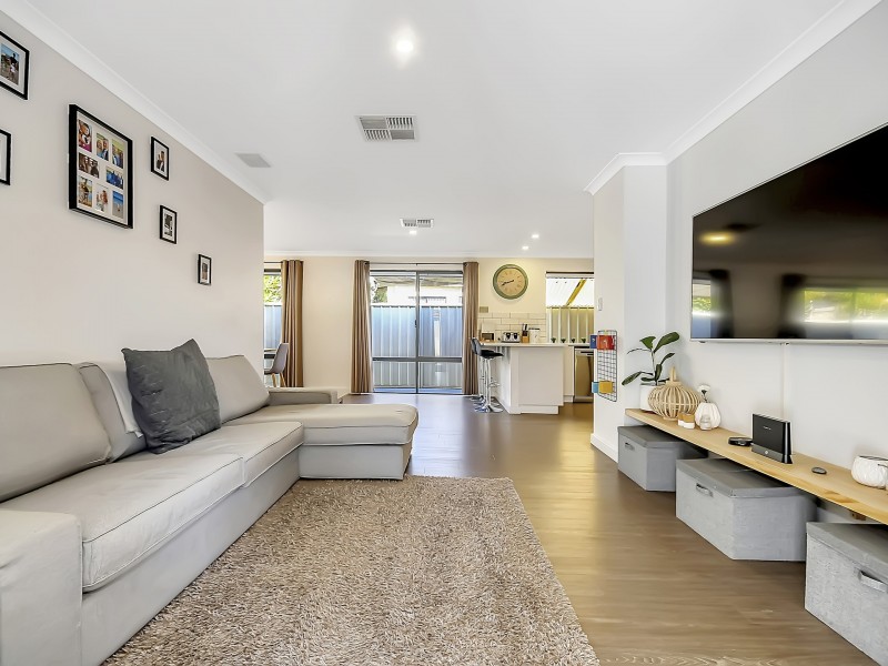 4 Kensington Way, Pearsall WA 6065