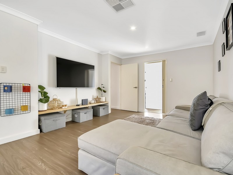 4 Kensington Way, Pearsall WA 6065