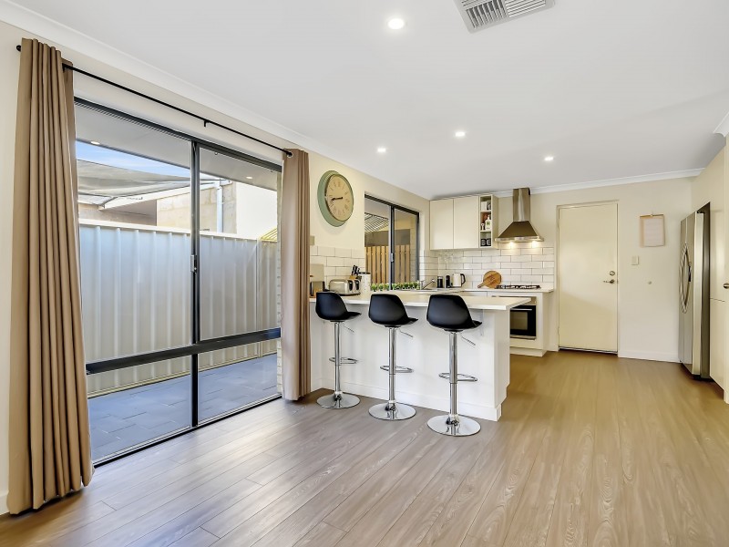 4 Kensington Way, Pearsall WA 6065