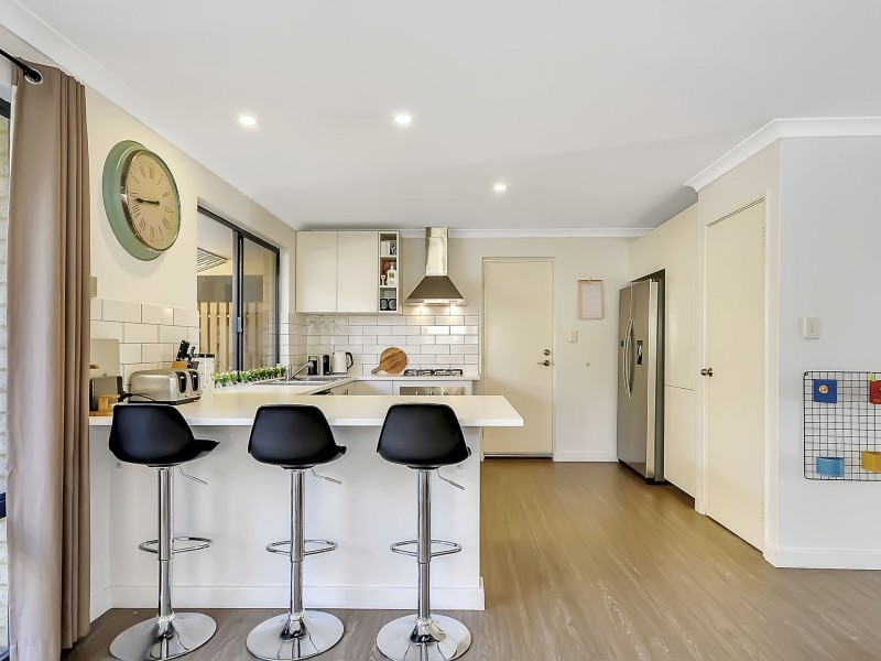 4 Kensington Way, Pearsall WA 6065