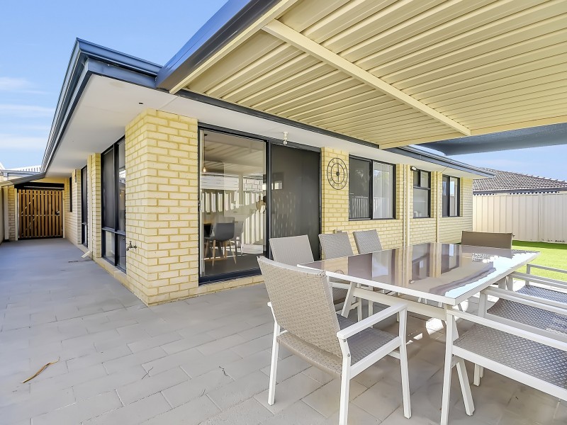 4 Kensington Way, Pearsall WA 6065