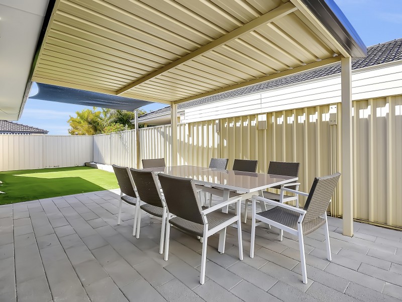 4 Kensington Way, Pearsall WA 6065