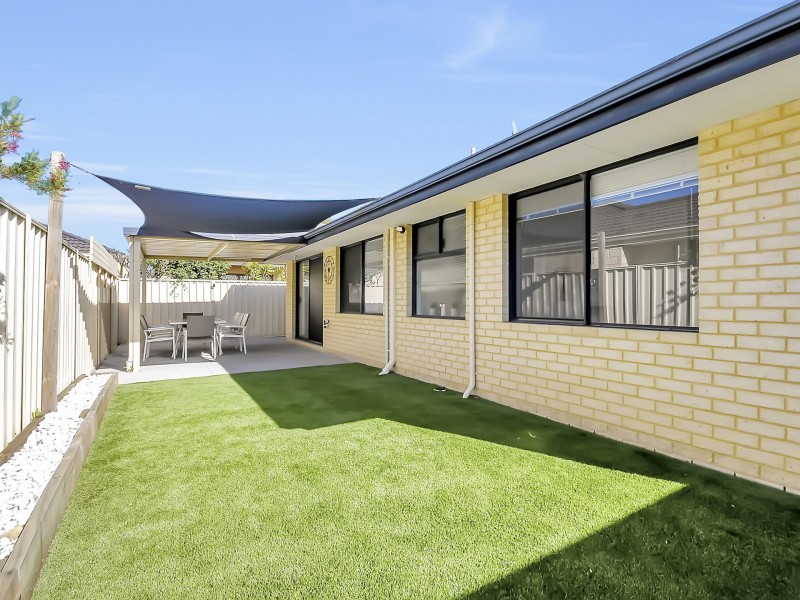 4 Kensington Way, Pearsall WA 6065