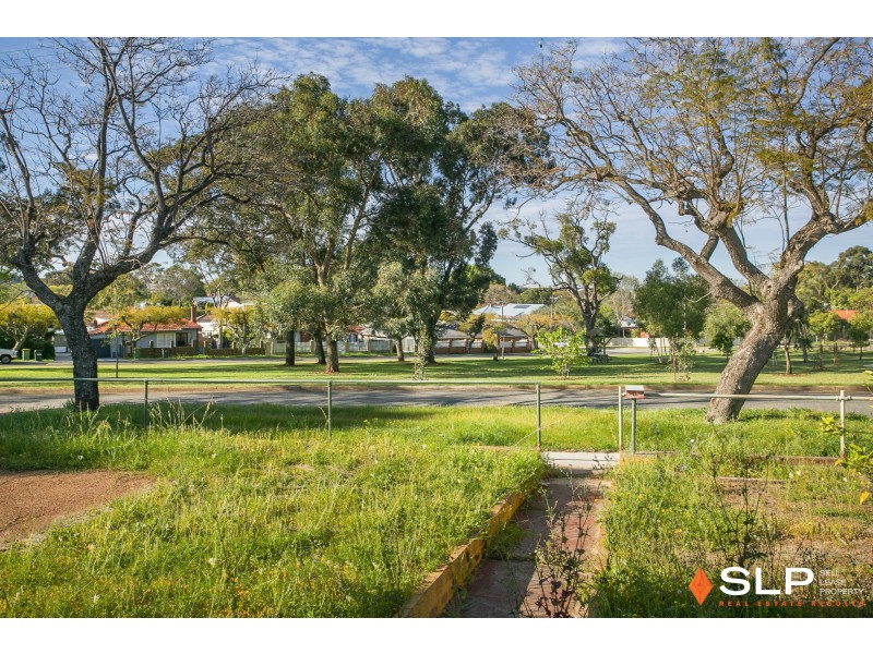 74 Nicholas Crescent, Hilton WA 6163