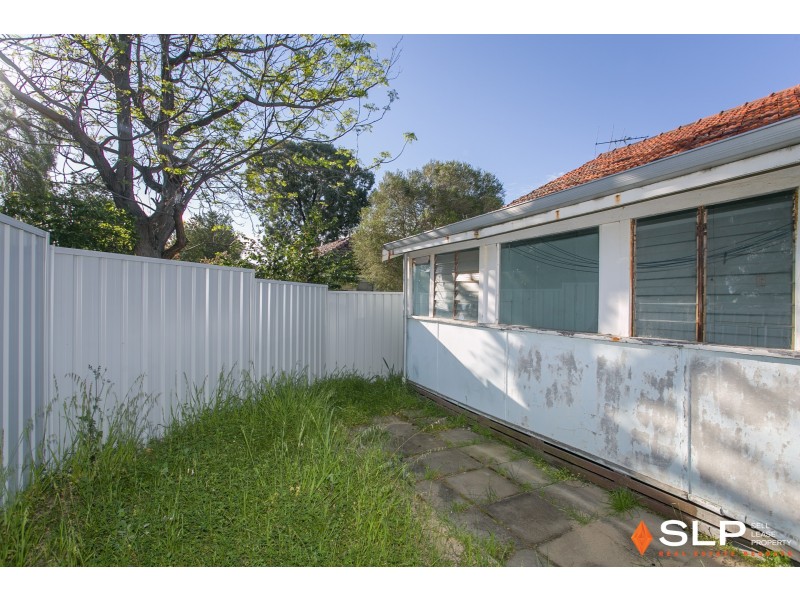 74 Nicholas Crescent, Hilton WA 6163