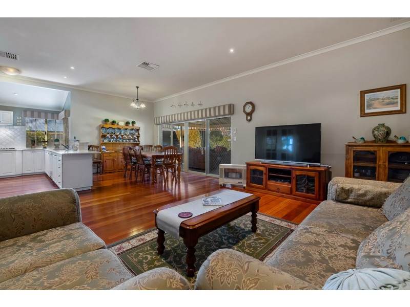 83 Welbeck Road, Canning Vale WA 6155