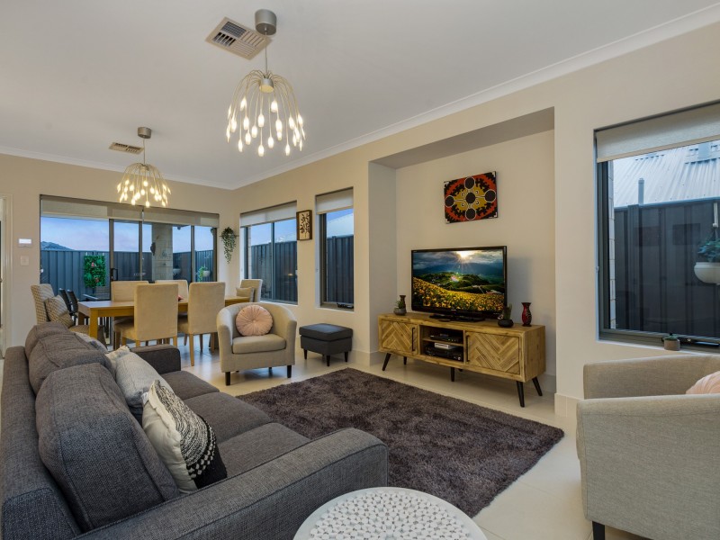 67 Boomerang Loop, Banksia Grove WA 6031