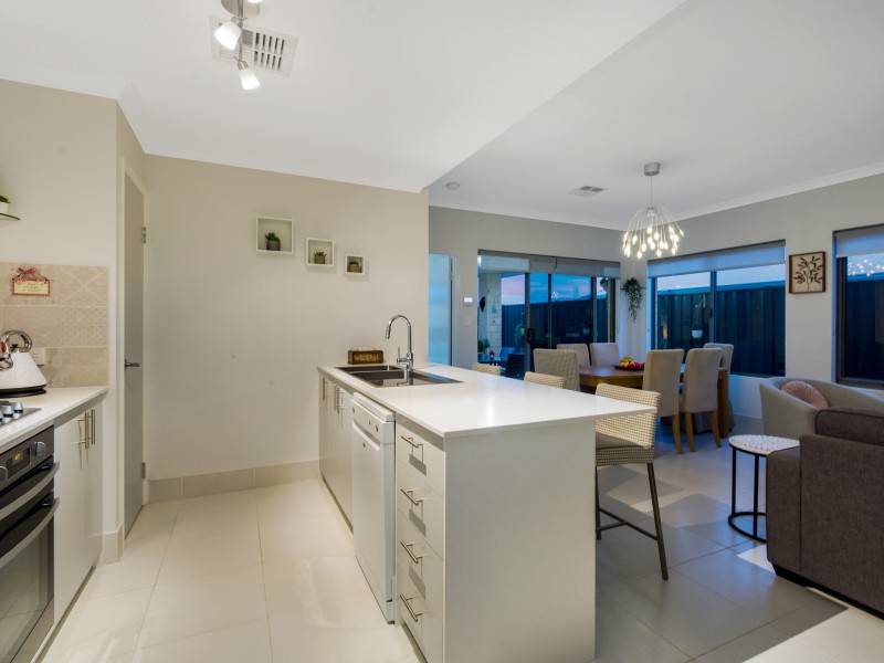 67 Boomerang Loop, Banksia Grove WA 6031