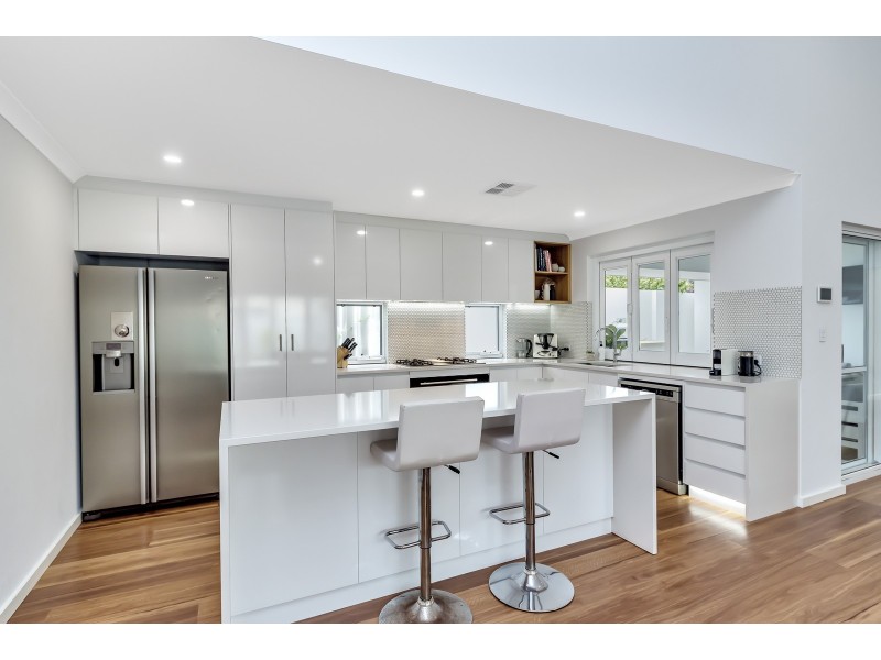 10A Cathryn Street, Halls Head WA 6210