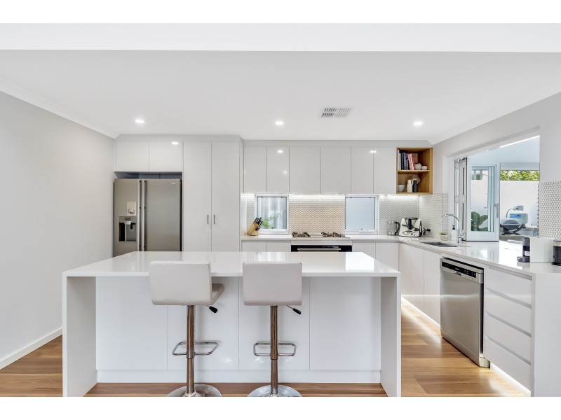 10A Cathryn Street, Halls Head WA 6210