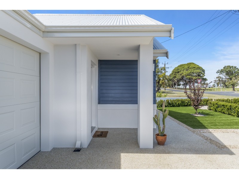 10A Cathryn Street, Halls Head WA 6210