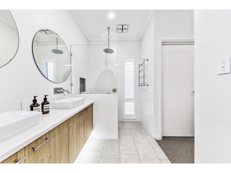 10A Cathryn Street, Halls Head WA 6210