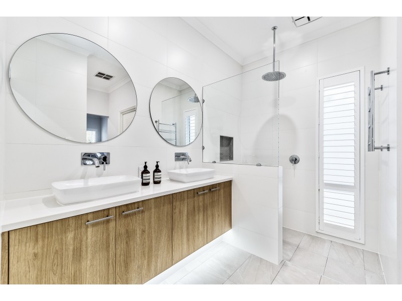 10A Cathryn Street, Halls Head WA 6210