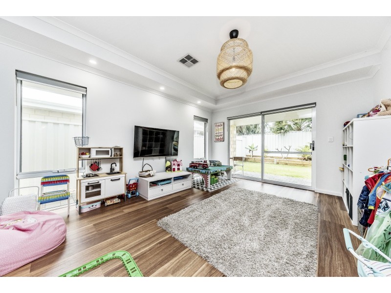 10A Cathryn Street, Halls Head WA 6210