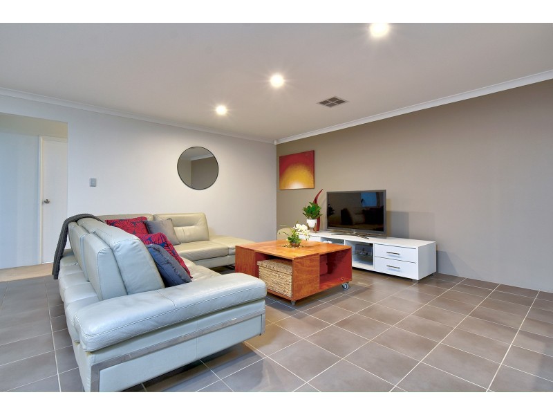 28 Oligantha Elbow, Banksia Grove WA 6031