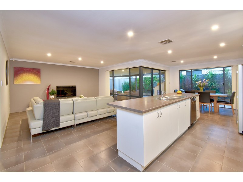 28 Oligantha Elbow, Banksia Grove WA 6031