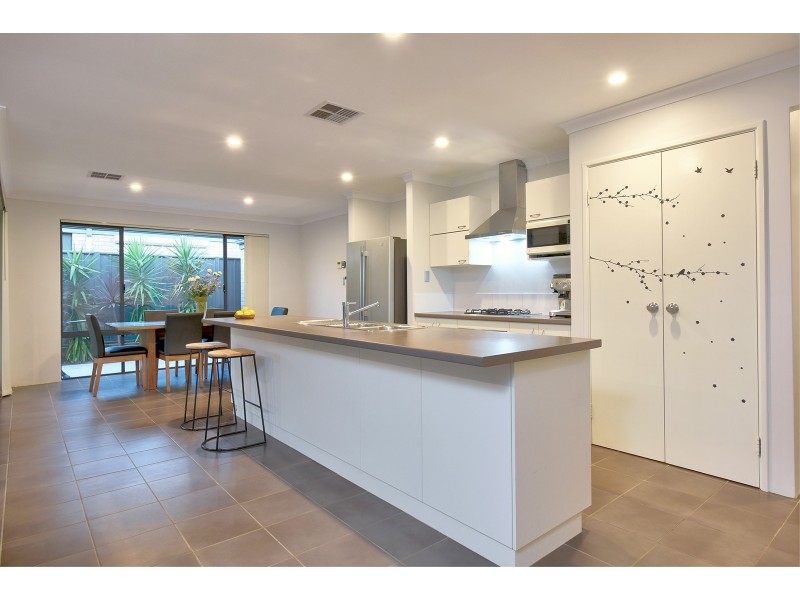 28 Oligantha Elbow, Banksia Grove WA 6031