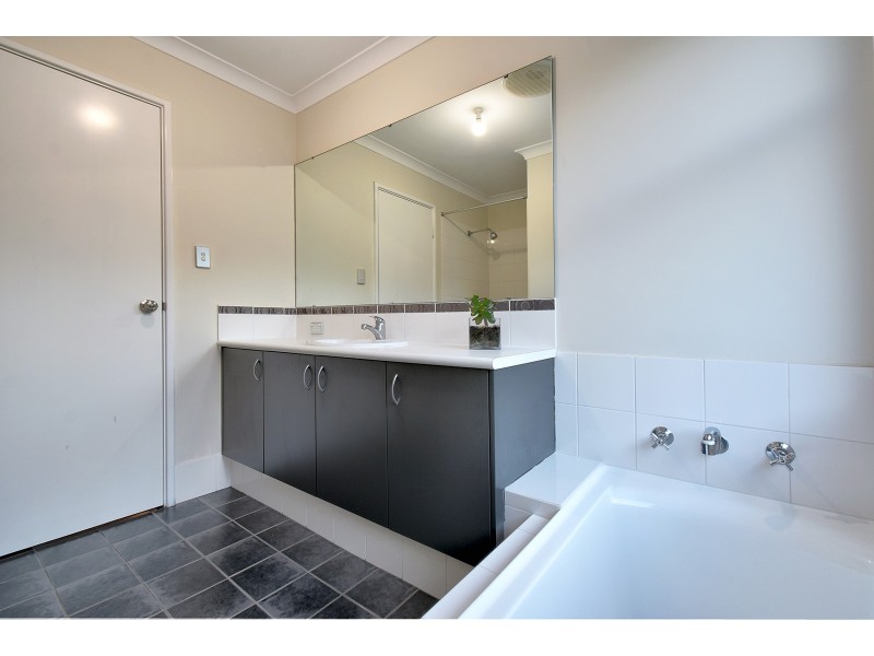28 Oligantha Elbow, Banksia Grove WA 6031