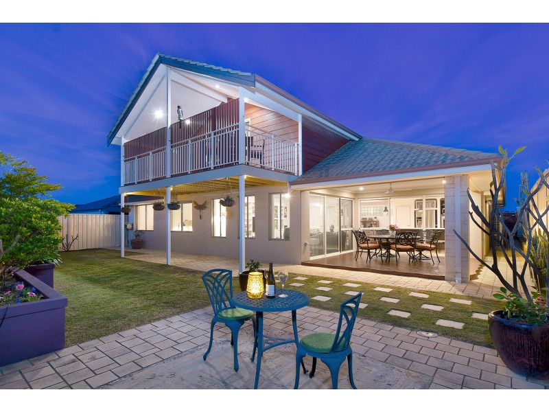 8 Memphis Ridge, Hocking WA 6065