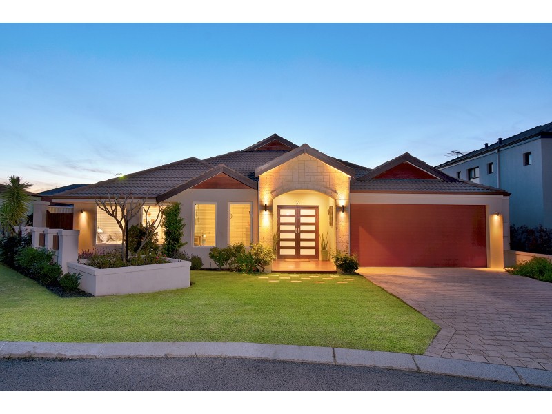 8 Memphis Ridge, Hocking WA 6065